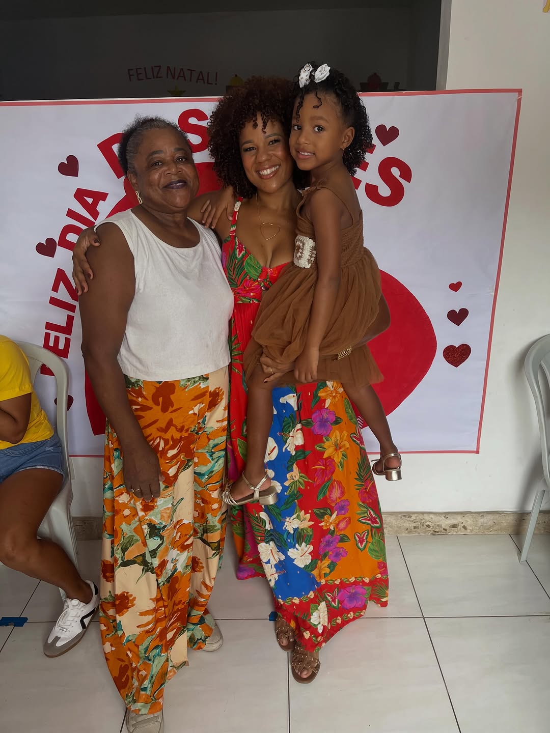 Avó, mãe e neta juntas no Dia das Mães
